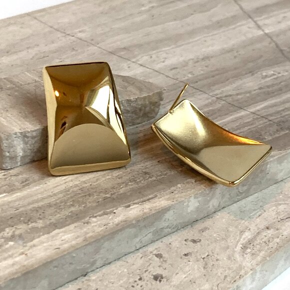 NEW~ Anthropologie Gold Rectangle Metal Post Earrings - Picture 2 of 6